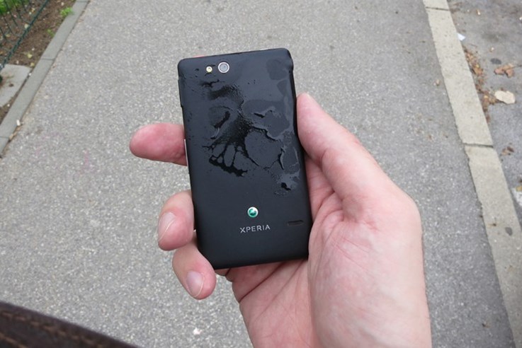 Sony Xperia GO (47).jpg
